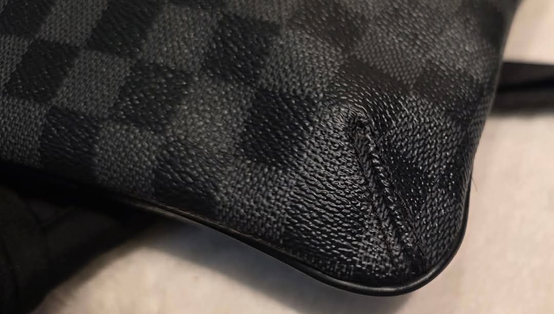 Authentic Louis Vuitton Thomas Crossbody Damier Graphite